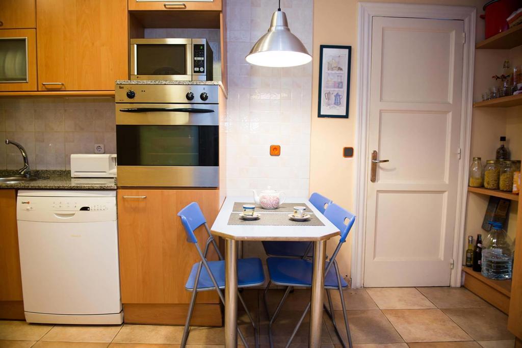Lovely Apartment At Park Gueell Барселона Стая снимка